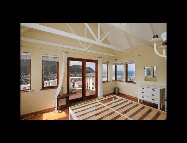 5 BEDROOM HOUSE FOR SALE IN FISH HOEK